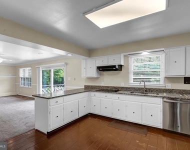 13019 Canova Drive - Photo Thumbnail 18