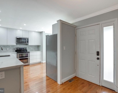 5610 Gosling Court - Photo Thumbnail 2