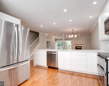 5610 Gosling Court - Photo Thumbnail 12