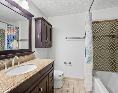7998 Tyson Oaks Circle - Photo Thumbnail 10