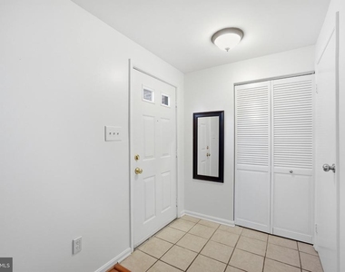 7998 Tyson Oaks Circle - Photo Thumbnail 2