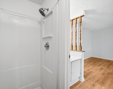 7998 Tyson Oaks Circle - Photo Thumbnail 9