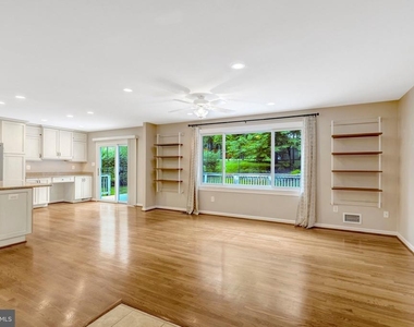 6717 Reynard Drive - Photo Thumbnail 6