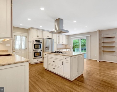 6717 Reynard Drive - Photo Thumbnail 11