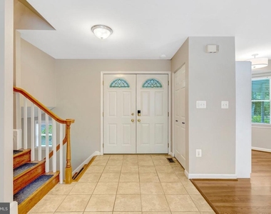 6717 Reynard Drive - Photo Thumbnail 4