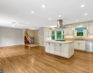 6717 Reynard Drive - Photo Thumbnail 16