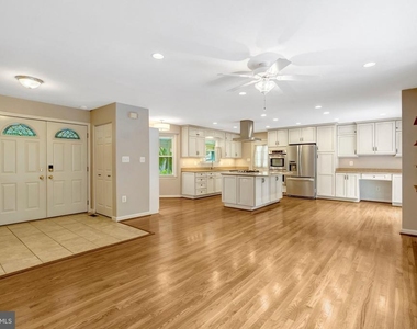 6717 Reynard Drive - Photo Thumbnail 7