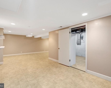 6717 Reynard Drive - Photo Thumbnail 40