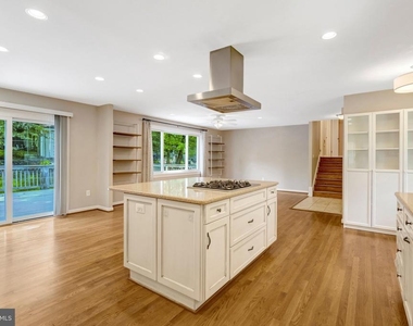 6717 Reynard Drive - Photo Thumbnail 12