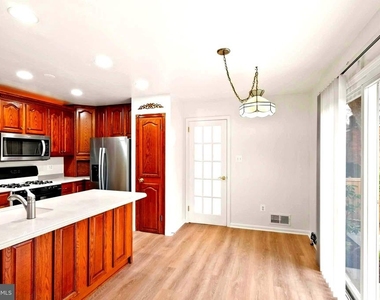 7109 Davis Court - Photo Thumbnail 15