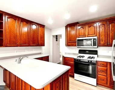 7109 Davis Court - Photo Thumbnail 14
