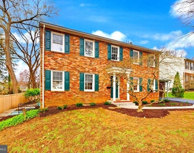 7109 Davis Court - Photo Thumbnail 3