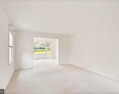 7109 Davis Court - Photo Thumbnail 9