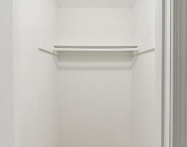 695 W Glebe Road - Photo Thumbnail 29
