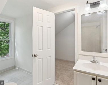 695 W Glebe Road - Photo Thumbnail 16