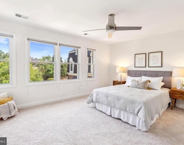 695 W Glebe Road - Photo Thumbnail 27