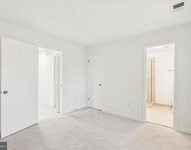695 W Glebe Road - Photo Thumbnail 20