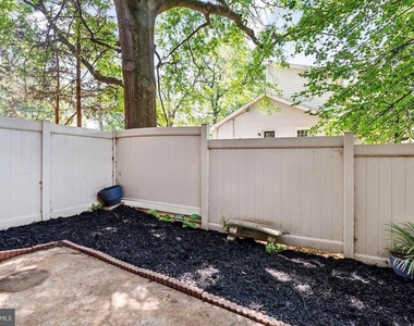 695 W Glebe Road - Photo Thumbnail 34