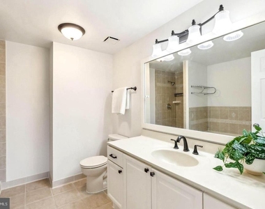 695 W Glebe Road - Photo Thumbnail 24
