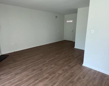 2602 S Arlington Mill Drive - Photo Thumbnail 5