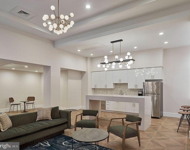 130 S Juniper Street - Photo Thumbnail 3
