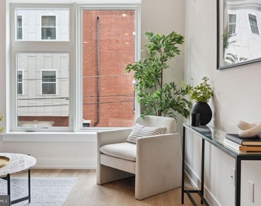 720 W Thompson Street - Photo Thumbnail 6
