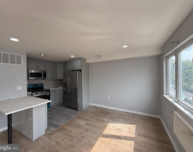 2611 S 9th Street - Photo Thumbnail 2