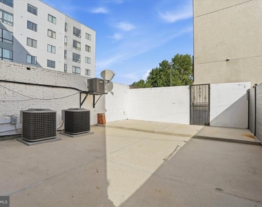 1233 S Broad Street - Photo Thumbnail 11