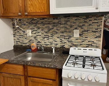 1008 S 8th Street - Photo Thumbnail 5