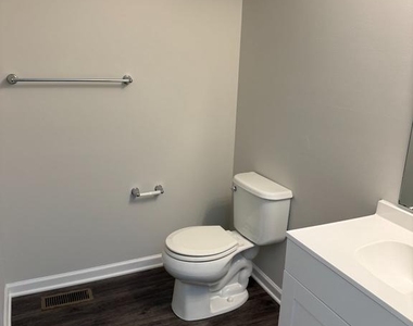135 S Charlotte Street - Photo Thumbnail 15