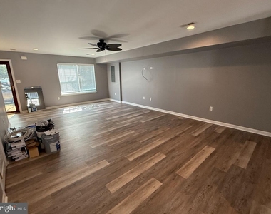 135 S Charlotte Street - Photo Thumbnail 3