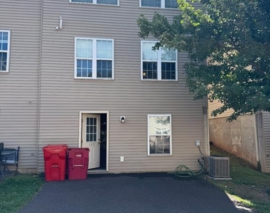 135 S Charlotte Street - Photo Thumbnail 23