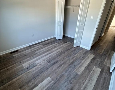 135 S Charlotte Street - Photo Thumbnail 18