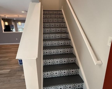 135 S Charlotte Street - Photo Thumbnail 6