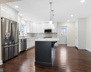 517 Highland Avenue - Photo Thumbnail 4