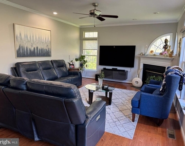 873 S York Drive - Photo Thumbnail 6