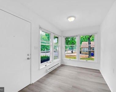 16 Sycamore Road - Photo Thumbnail 12