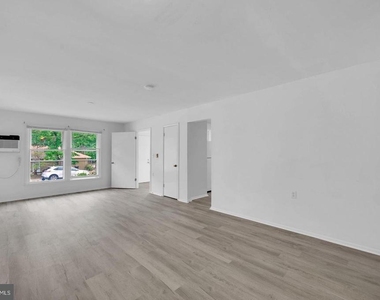 16 Sycamore Road - Photo Thumbnail 5