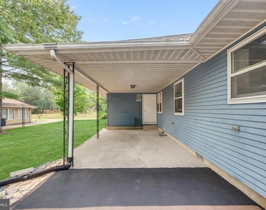 16 Sycamore Road - Photo Thumbnail 4