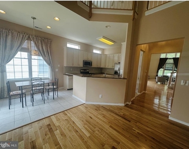 121 Einstein Way - Photo Thumbnail 8
