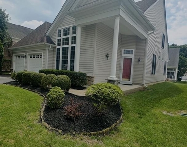 121 Einstein Way - Photo Thumbnail 1