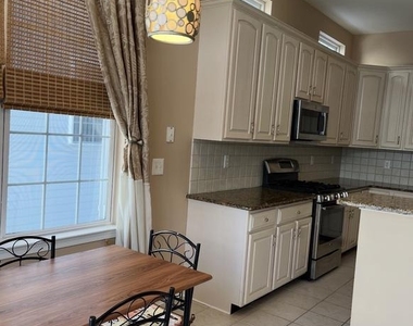 121 Einstein Way - Photo Thumbnail 12