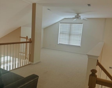 121 Einstein Way - Photo Thumbnail 22