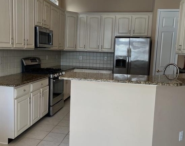 121 Einstein Way - Photo Thumbnail 9