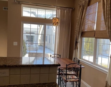 121 Einstein Way - Photo Thumbnail 11