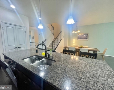 5221 Sable Court - Photo Thumbnail 11