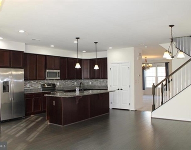 5221 Sable Court - Photo Thumbnail 3
