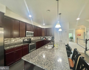 5221 Sable Court - Photo Thumbnail 8