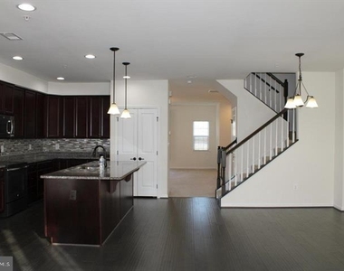 5221 Sable Court - Photo Thumbnail 4