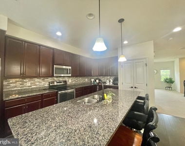 5221 Sable Court - Photo Thumbnail 7